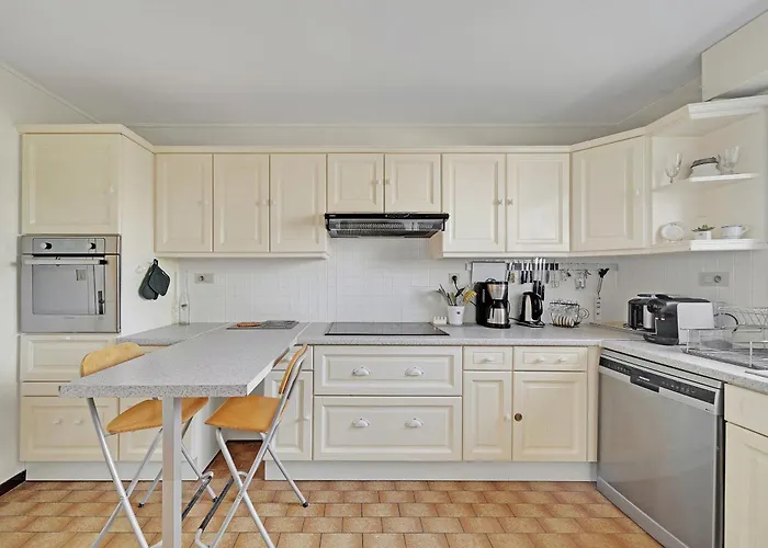 Apartment T5 Spacieux, Parking, Proche Gare Et Centre