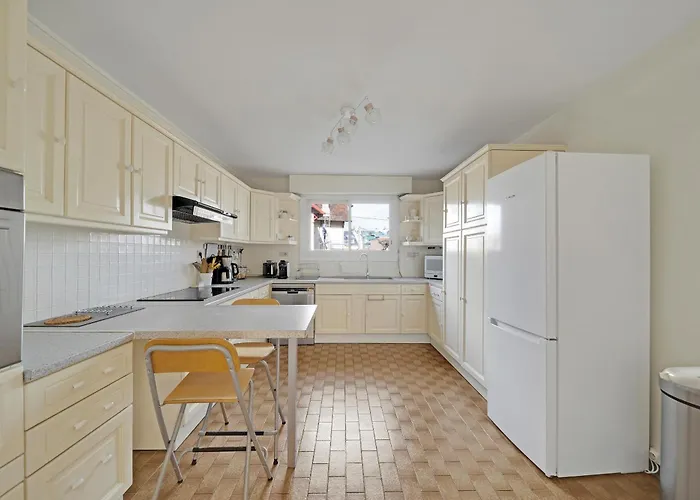 T5 Spacieux, Parking, Proche Gare Et Centre Apartamento *