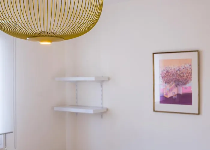 Apartment T5 Spacieux, Parking, Proche Gare Et Centre